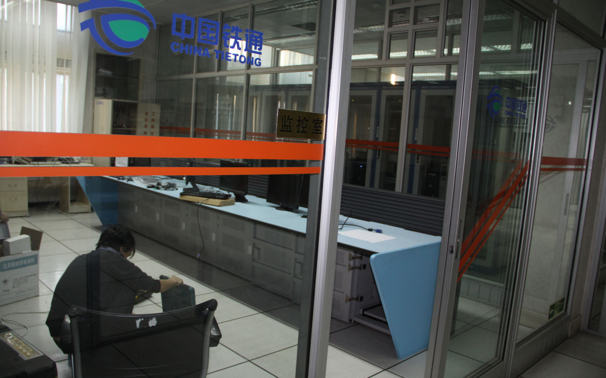 機(jī)房控制臺(tái)照片展示圖