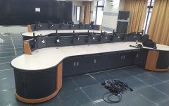 監(jiān)控中心為什么要定制監(jiān)控控制臺而不用辦公家具呢？